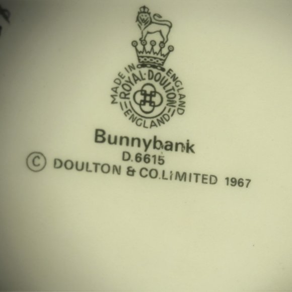 RARE FIRST EDITION ROYAL DOULTON 1967 BUNNY BANK GREAT FOR EASTER - Picture 8 of 8